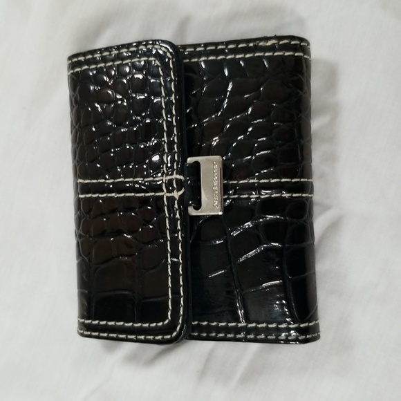 Liz Claiborne Tri-fold Wallet - Picture 1 of 14
